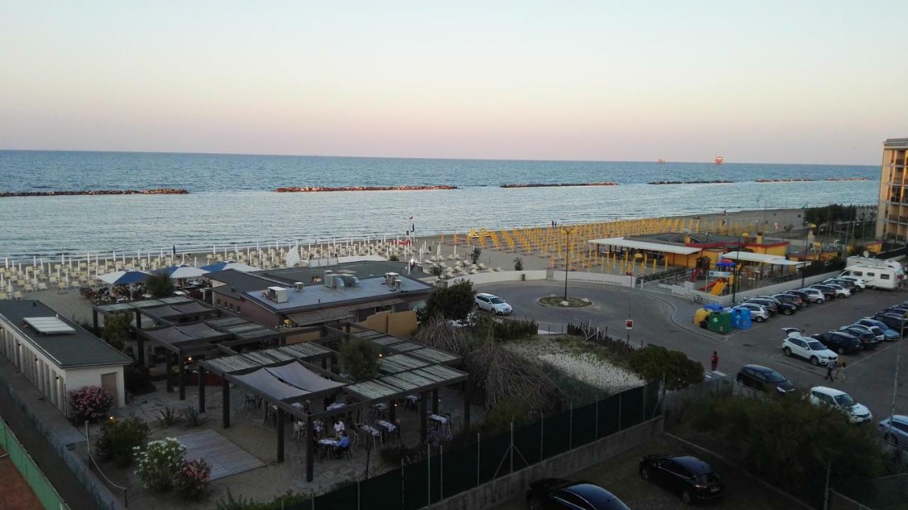 Residence Adriatico Lido Adriano Dış mekan fotoğraf